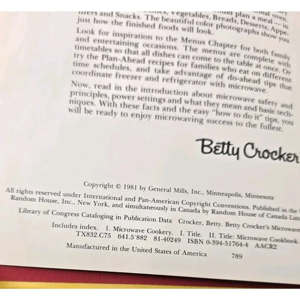 Vintage 1981 Betty Crocker's Microwave Cookbook Recipe Book Hard Cover